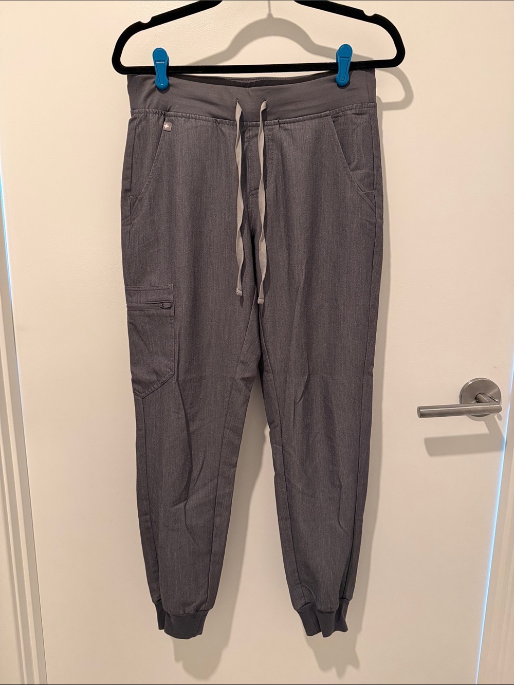 FIGS Women's Jogger Scrub Pants Size Small Gray